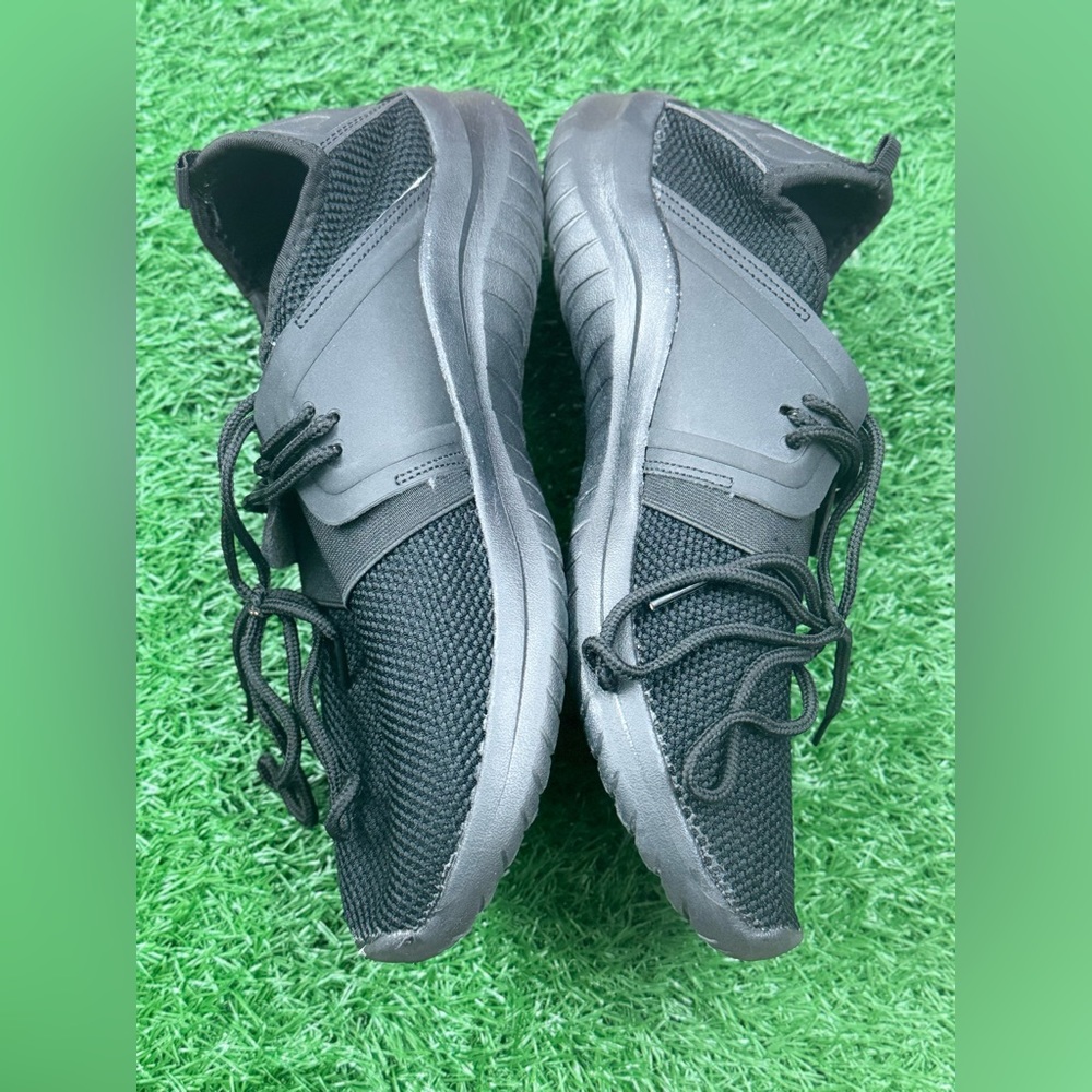 Men’s Tennis Shoes Size 8‎
